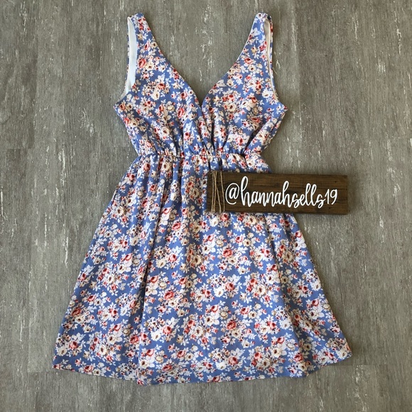 NYMPHE Dresses & Skirts - Nymphe LA Floral Dress Size Small